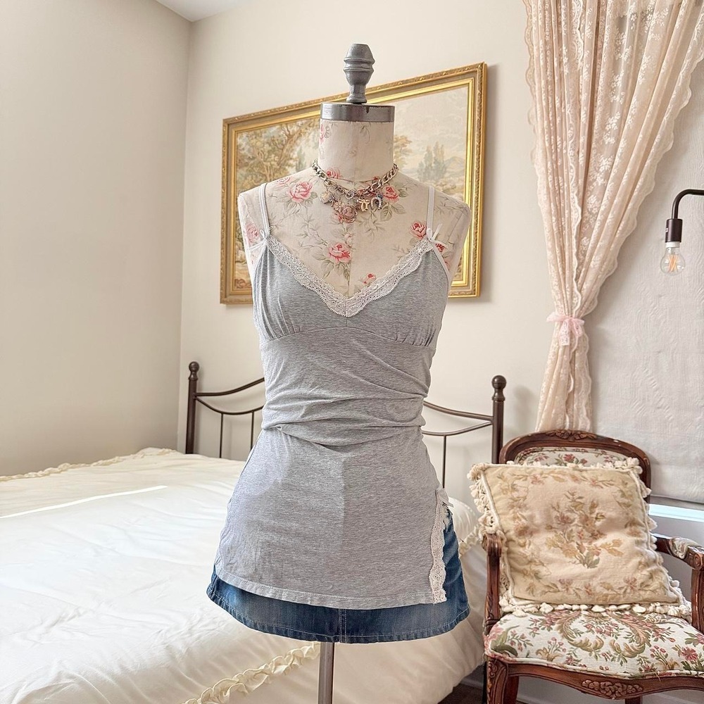 Lace Trim Cami Top size small gray cami top with white lace trim